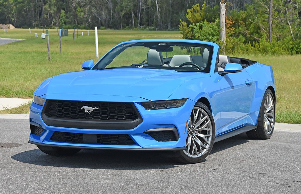 Ford Mustang Convertible rental
